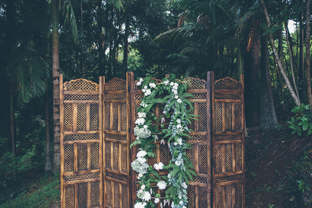 Lovestruck Folding Screen Ceremony Backdrop