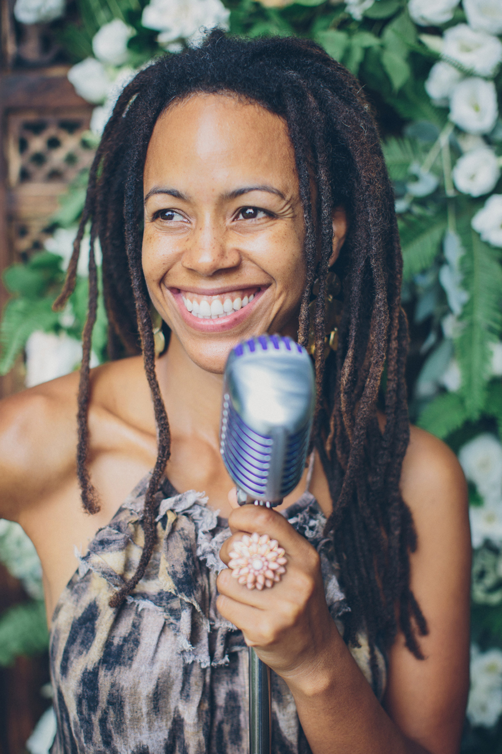 Miss Renee Simone - Byron Bay Wedding Musician