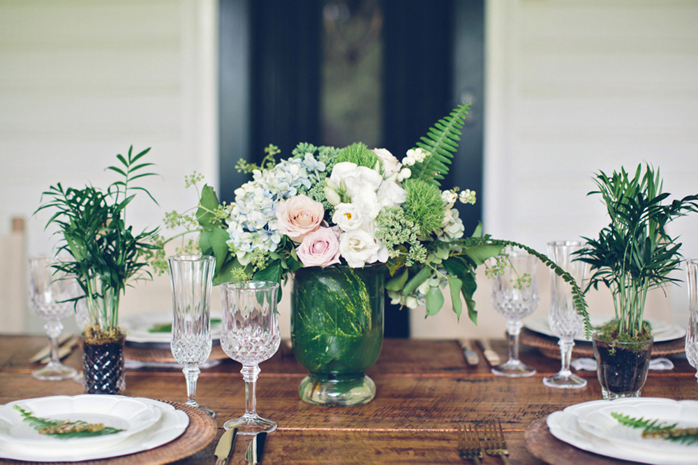 British Empire Shoot by Lovestruck Weddings and Peachey Pie.  Flowers by The French Petal.
