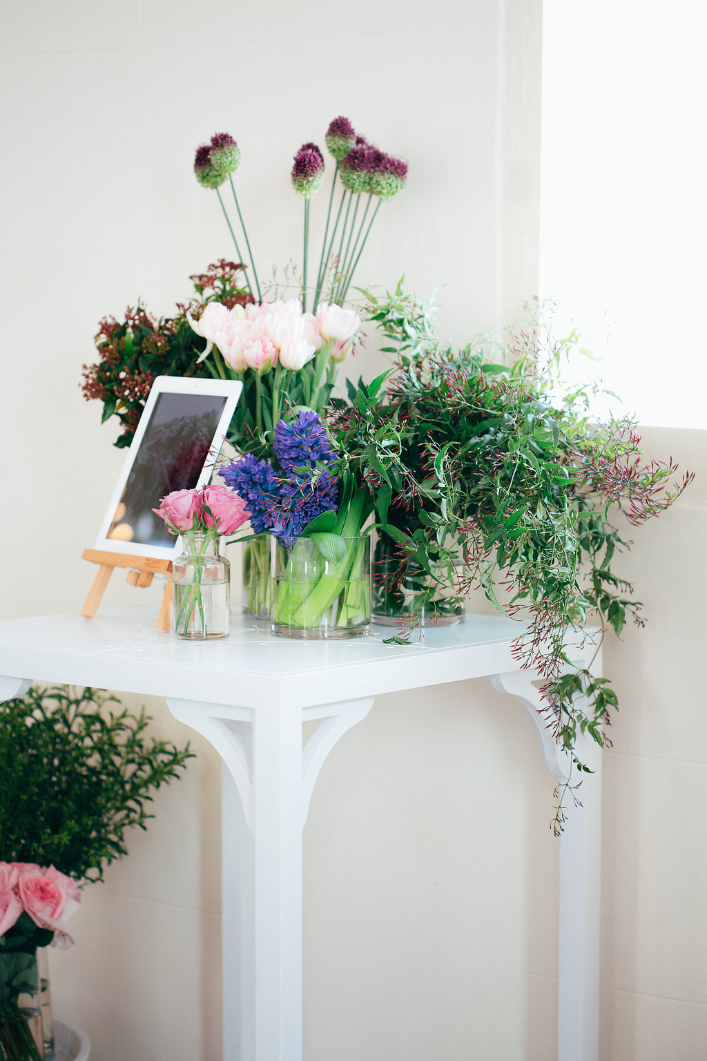 Flowers by Elyssium Blooms.  Dry bar hire by Lovestruck Weddings.